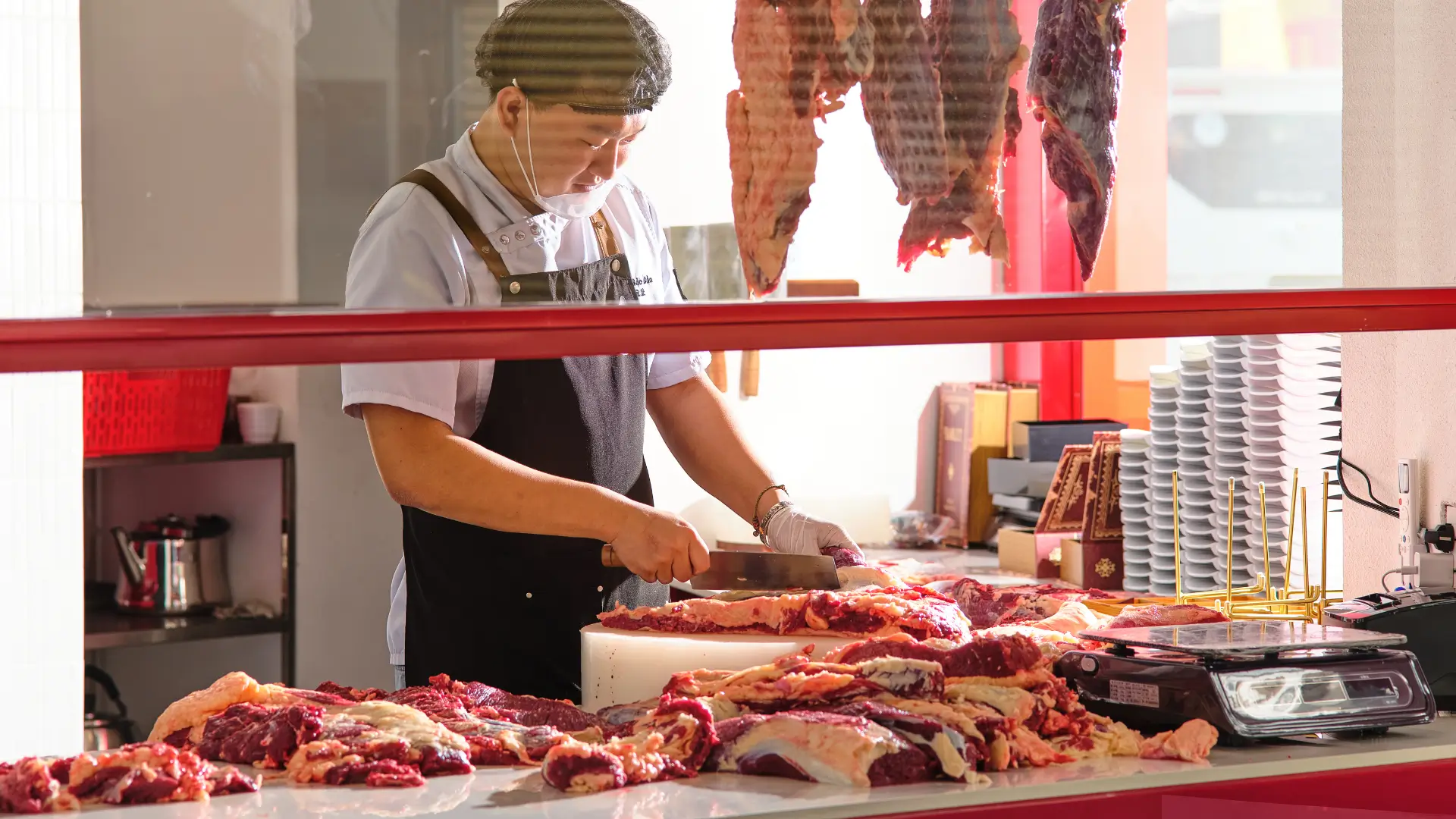 nha hang dau tien tai sai gon phuc vu bo angus