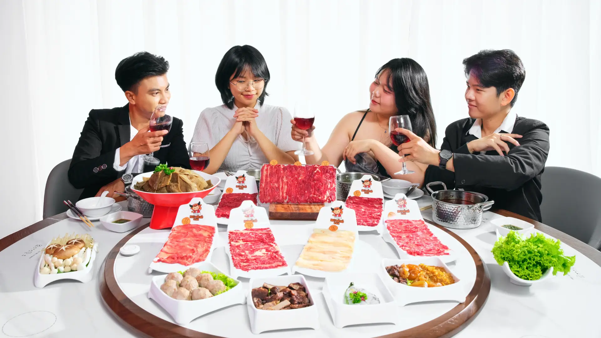 nhung thuoc phim ve nha hang nguu bao bao