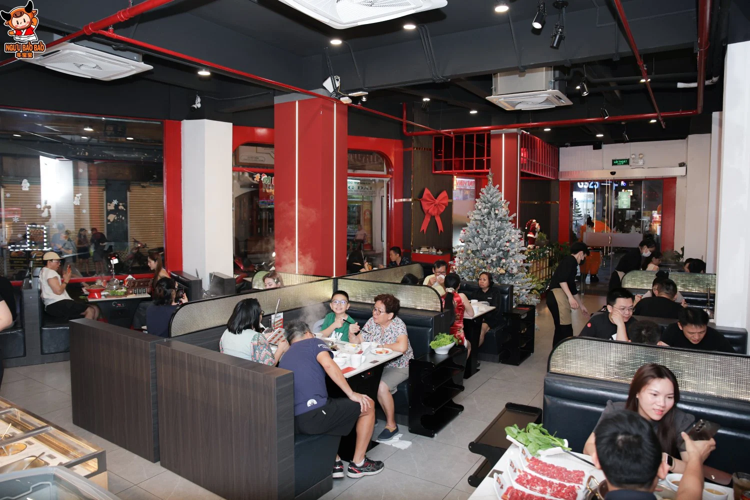 Nhà hàng lẩu bò mở khuya sang trọng Quận 1