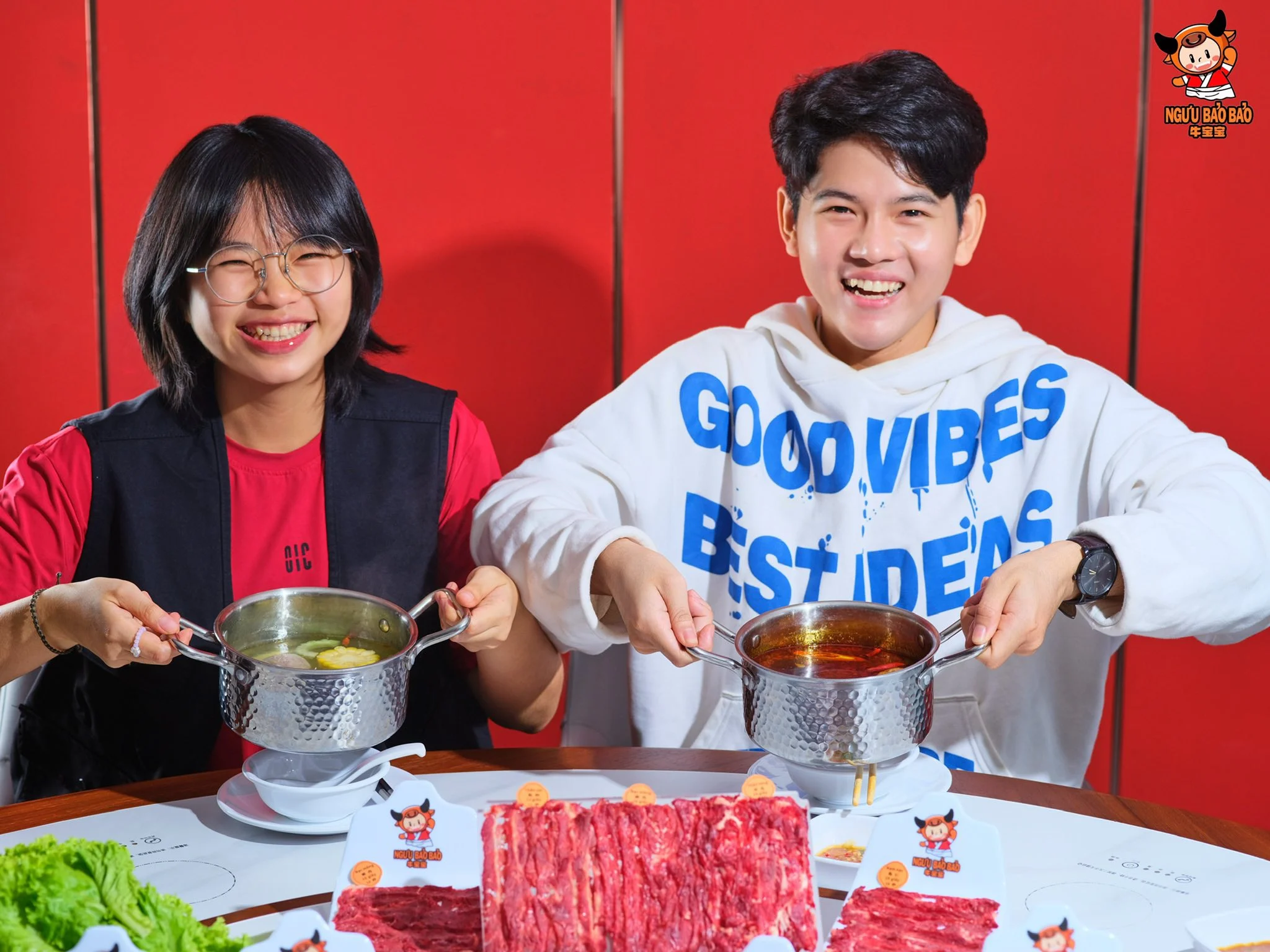 Nghi thức húp nước cốt lẩu bò khai vị đánh thức vị giác tại Ngưu Bảo Bảo